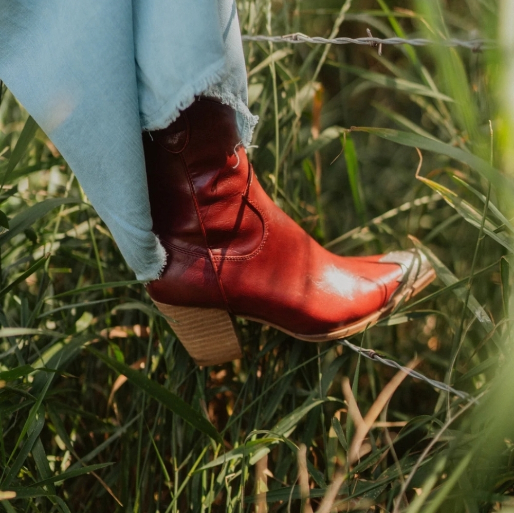Goldie Lew Wild West Boots, Maroon Size 7.5, Similar To Free People Boots - Picture 3 of 5